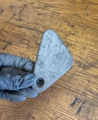 Radiator mount bracket