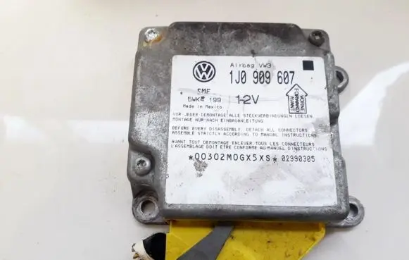 Volkswagen PASSAT B5 Airbag control unit/module 1j0909607 5wk4199