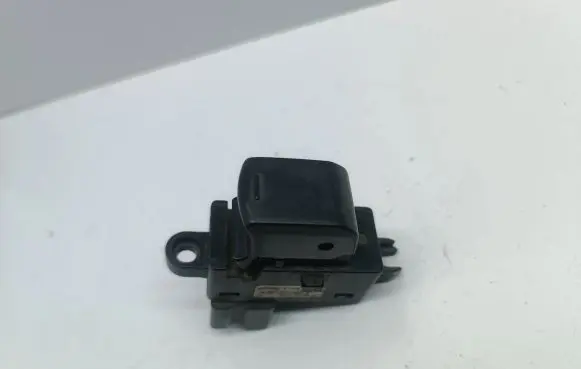 Nissan Note (E11) Electric window control switch 25411EA00A