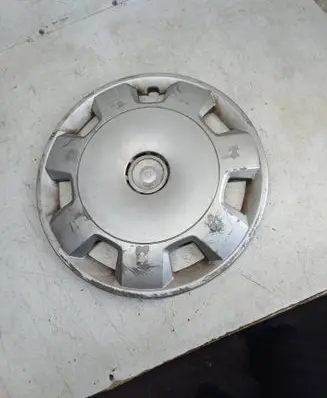 Skoda Fabia Mk1 (6Y) R14 wheel hub/cap/trim 6Y0601147 6Y0601147C