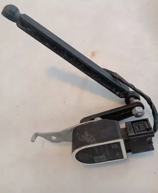 BMW 5 F10 F11 Headlight/headlamp level sensor 6860843