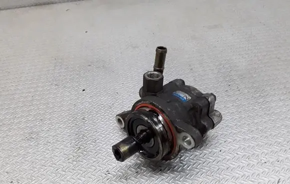 Nissan Primera Power steering pump