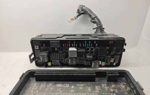 Land Rover Range Rover Sport L494 Fuse box set LK5214A073AA 5CV811F01
