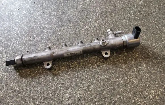 Mercedes-Benz C W204 Fuel main line pipe A6510700495