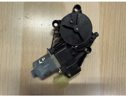 Ford Fiesta Front door window regulator motor 8A6114A389B