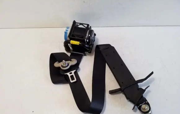 Nissan X-Trail T32 Front seatbelt TKKAH2EG673 E40643392