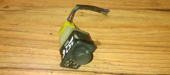 Nissan Micra Headlight level height control switch