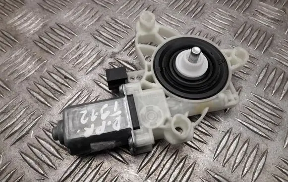 Mercedes-Benz Vito Viano W447 Front door window regulator motor A0009069714