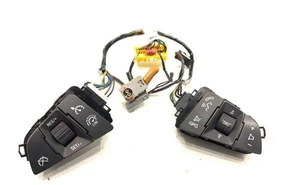 Opel Astra K Steering wheel buttons/switches 13470315