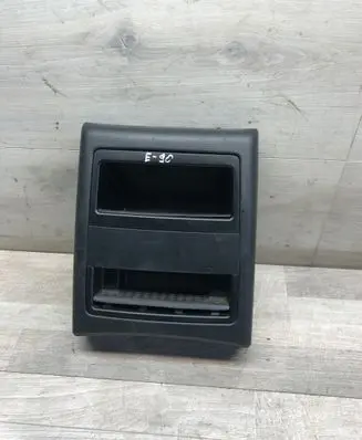 BMW 3 E90 E91 Rear air vent grill 7118049 58450713