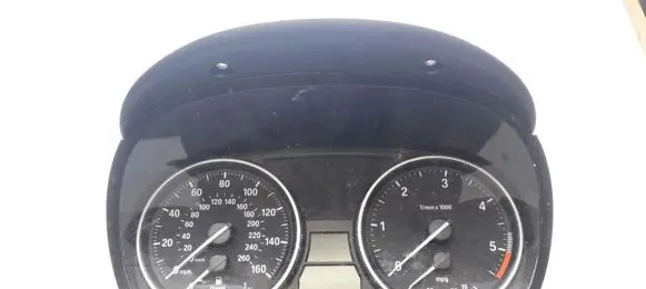 BMW X1 E84 Speedometer (instrument cluster) 918737101 9187371-01