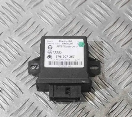 Volkswagen Touareg I Light module LCM 7P6907357
