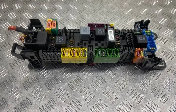 Mercedes-Benz Vito Viano W447 Fuse module A4475460046