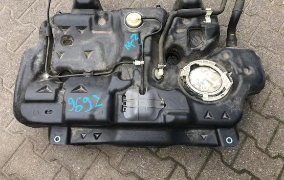 Mazda 3 Fuel tank 