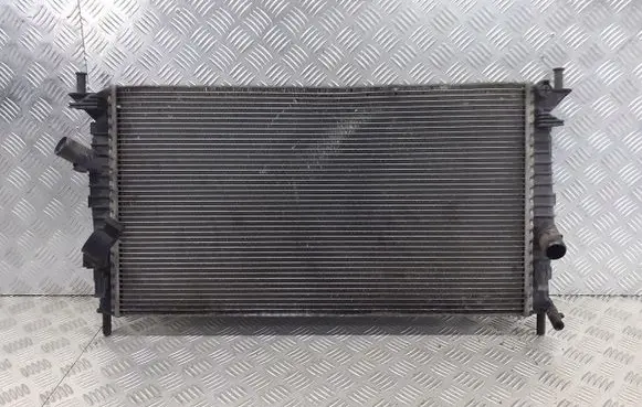Ford Focus Radiator set 3M5H8005TL