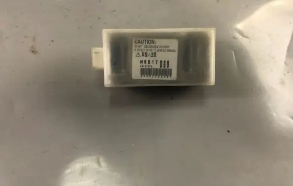 Mitsubishi Pajero Pinin Airbag deployment crash/impact sensor MR517089