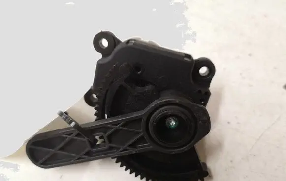 Citroen C5 Air flap motor/actuator P1975001U43 P1975001