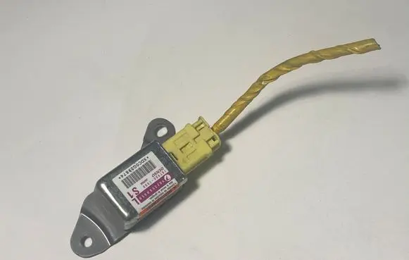 Subaru Forester SG Airbag deployment crash/impact sensor 98235SA050 1879001500