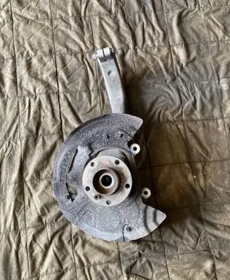 BMW X5 E70 Front wheel hub spindle knuckle 31216773783 6773783