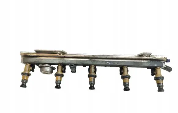 Volvo S80 Fuel injector supply line/pipe 9186836