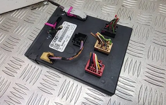 Audi A4 S4 B8 8K Comfort/convenience module 8K0907063K