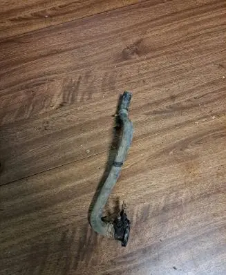 Volkswagen PASSAT B4 Engine coolant pipe/hose