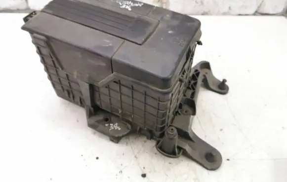Skoda Octavia Mk2 (1Z) Battery box tray 1K0915333C