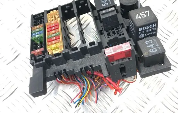 Audi TT TTS Mk2 Fuse module 8J0937503 0281003032 4F0903291