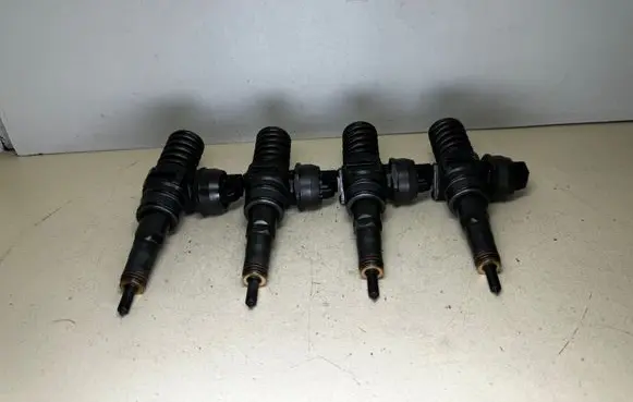 Skoda Superb B5 (3U) Fuel injectors set 038130073AG 0414720215
