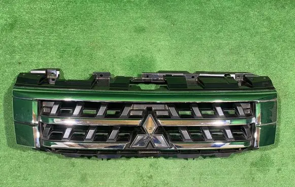 Mitsubishi Pajero Front grill 7450A975