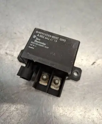 Mercedes-Benz E W211 Charging relay A0025424719 V23132A2001X20