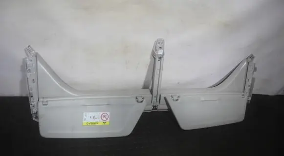 Sun visor clip/hook/bracket