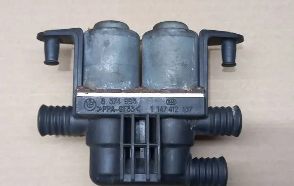 BMW 5 E39 Coolant heater control valve 8374995