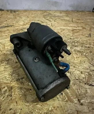 Peugeot 208 Starter motor TS22E26