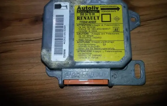 Renault Megane I Airbag control unit/module 7700414090f 550347500