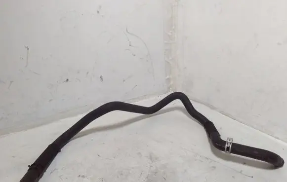 Nissan Qashqai+2 Engine coolant pipe/hose