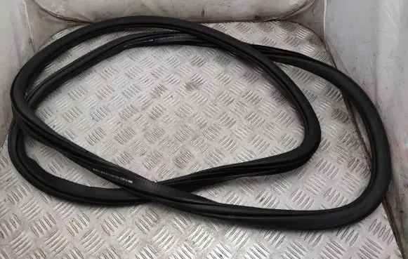 Audi Q4 e-tron Front door rubber seal 11A867911B