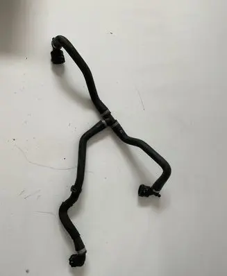 Coolant pipe/hose