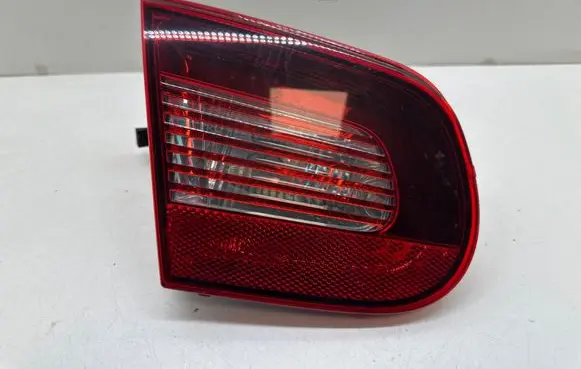Volkswagen Eos Tailgate rear/tail lights 1Q0945093C