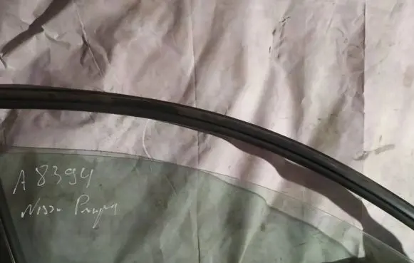 Nissan Primera Front door window glass four-door