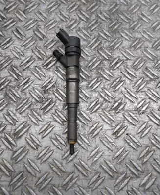 BMW 5 E39 Fuel injector