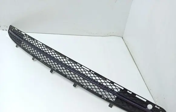 Mercedes-Benz C W203 Front bumper lower grill A2038851323