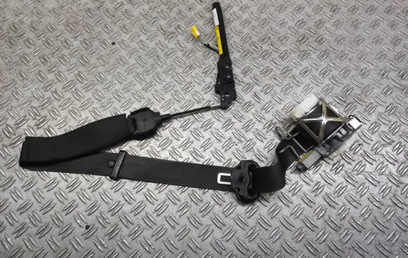 Fiat 500L Front seatbelt 70861078 34164451D 07355766790