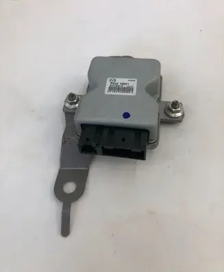 Mazda CX-3 Fuel injection pump control unit/module Pe0218561