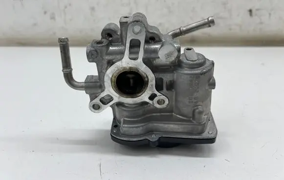 Mazda 3 EGR valve P5TA203C0