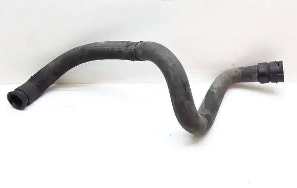 Volvo V70 Engine coolant pipe/hose