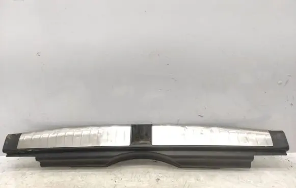 Trunk/boot sill cover protection