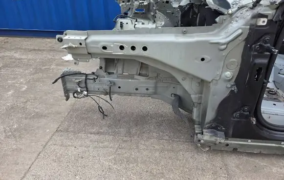 Land Rover Defender Front quarter panel 0000066