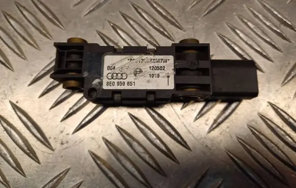 Audi A4 S4 B6 8E 8H Airbag deployment crash/impact sensor 8E0959651