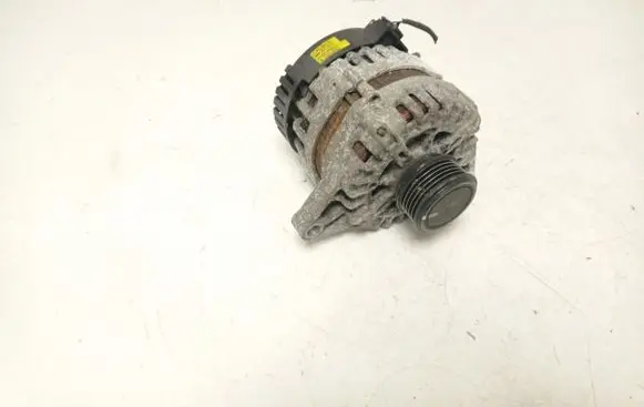 Hyundai i30 Generator/alternator 373002A850